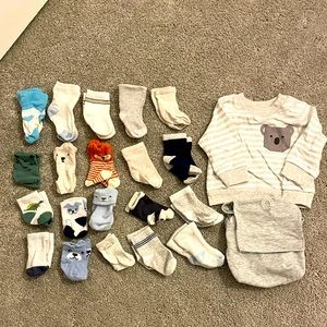 0-6 Months Baby Socks with a free winter crew neck 😊